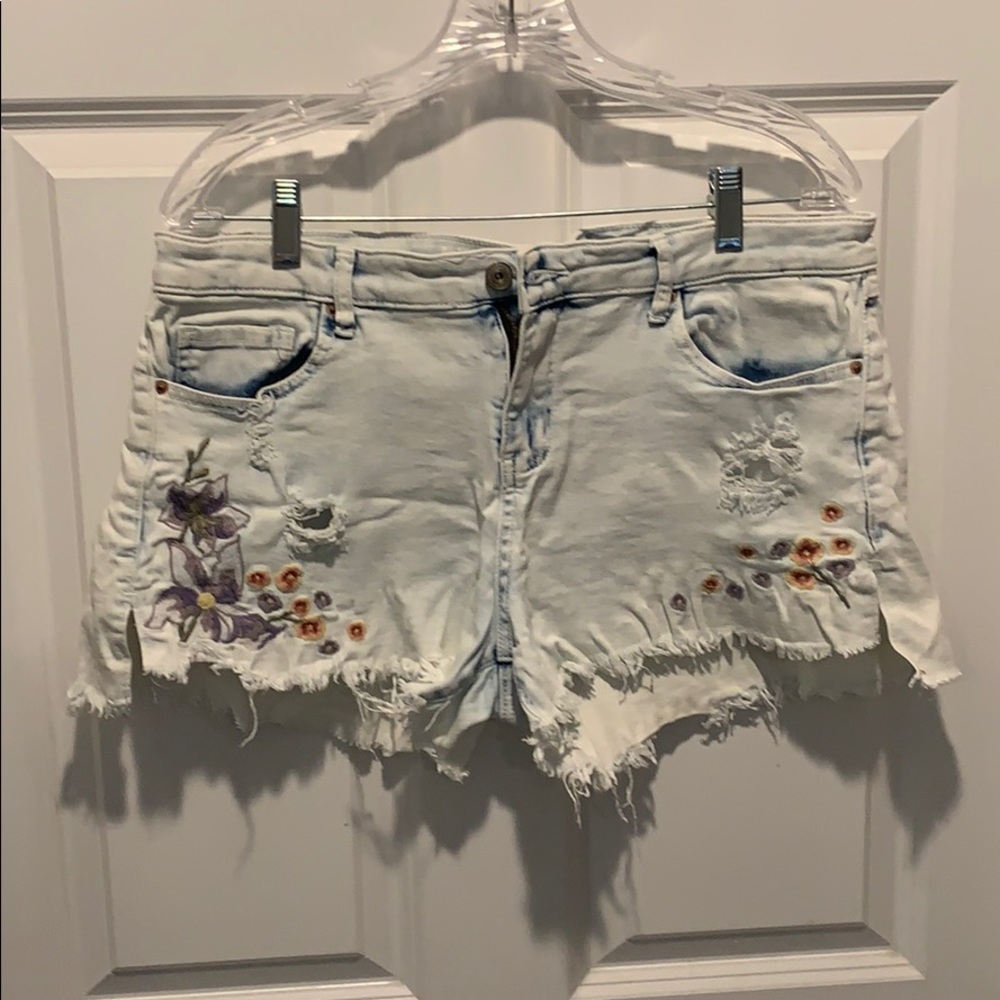 Flower decor shorts